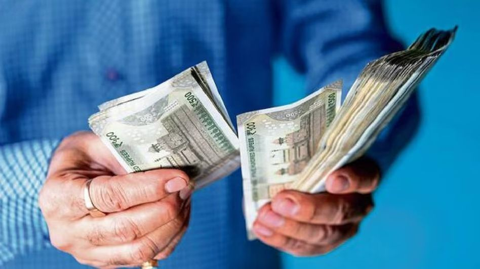 കേന്ദ്ര സർക്കാർ ജീവനക്കാർക്ക് ദീപാവലി സമ്മാനം; ക്ഷാമബത്ത 3% വർദ്ധിപ്പിച്ചേക്കും