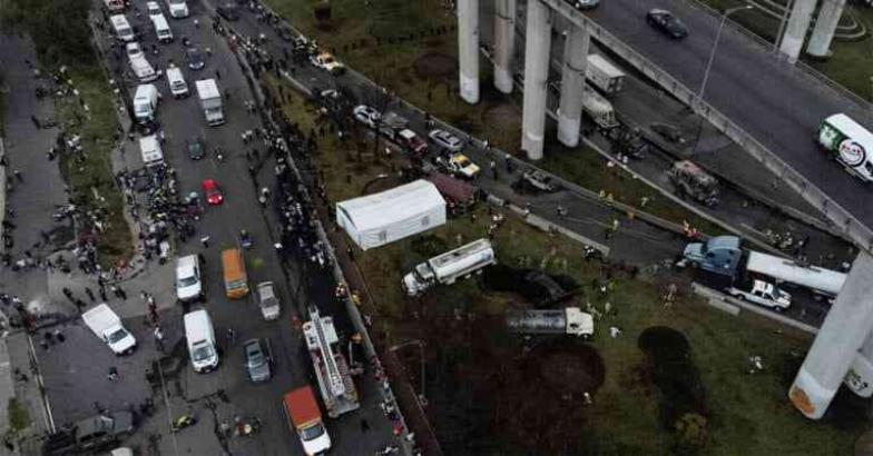 മെക്‌സിക്കോ ദേശീയ പാതയിൽ ഗ്യാസ് ടാങ്കർ പൊട്ടിത്തെറിച്ച് 3 മരണം, നിമിഷങ്ങള്‍കൊണ്ട് കത്തിയമർന്ന് നിരവധി വാഹനങ്ങള്‍