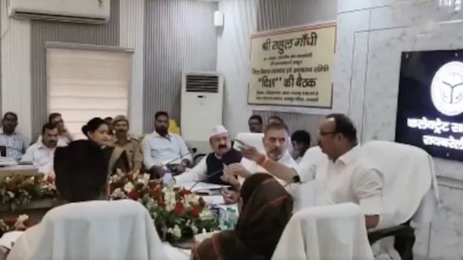 അനുവാദം ചോദിച്ചിട്ട് സംസാരിക്കുക: യോഗത്തിൽ ഏറ്റുമുട്ടി രാഹുൽ ഗാന്ധിയും യുപി മന്ത്രിയും