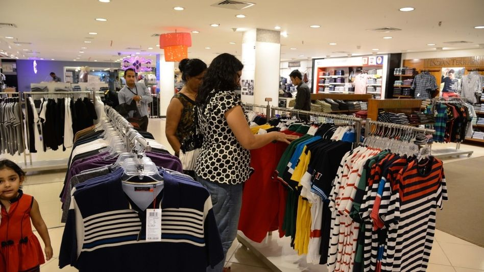 ജിഎസ്ടി നിരക്ക് കുറവ് പ്രാബല്യത്തിൽ; അടുത്ത തവണ മാളിൽ പോകുമ്പോൾ എത്ര രൂപ ലാഭിക്കാം? കണക്കുകൾ ഇങ്ങനെ