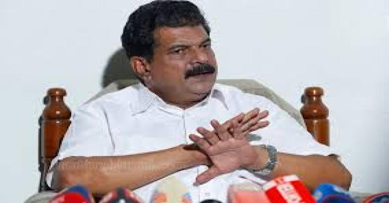 മൂന്നാമൂഴത്തിനായി പിണറായി വിജയന്‍ ഭൂരിപക്ഷ പ്രീണനം നടത്തുന്നു; പി വി അൻവർ