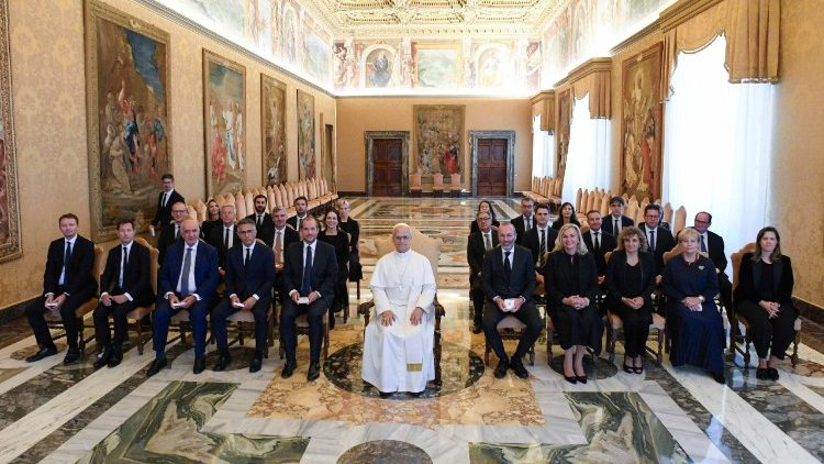 മതം ഒരു മൂല്യമാണെന്ന് തിരിച്ചറിയുന്നതാണ് മതാന്തര സംഭാഷണത്തിന്റെ അടിസ്ഥാനം: പാപ്പാ