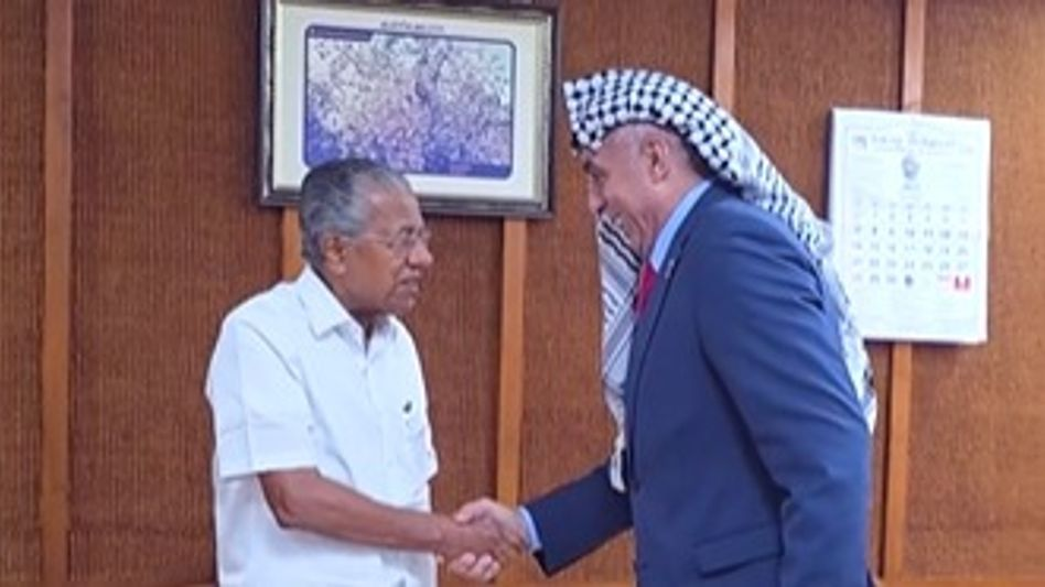 'കേരളം എന്നും പലസ്തീനൊപ്പം'; പലസ്തീൻ അംബാസിഡറെ ഐക്യദാർഢ്യം അറിയിച്ച് മുഖ്യമന്ത്രി 