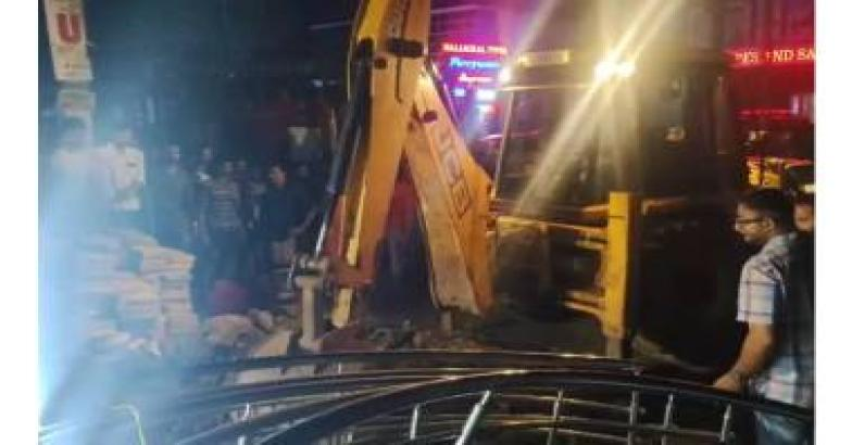 കട്ടപ്പനയില്‍ ഓട വൃത്തിയാക്കുന്നതിനിടെ അപകടം; മൂന്ന് തൊഴിലാളികള്‍ക്ക് ദാരുണാന്ത്യം