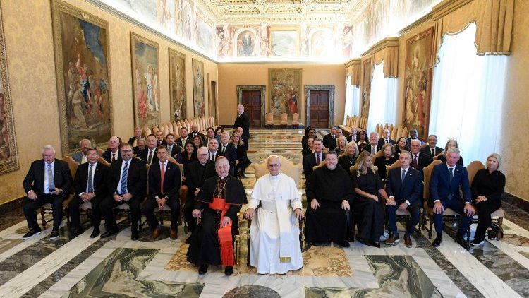 മനുഷ്യാന്തസ്സ്‌ ഉയർത്തിപ്പിടിക്കാൻ തൊഴിലാളിസംഘടനകൾ പരിശ്രമിക്കണം: ലിയോ പതിനാലാമൻ പാപ്പാ