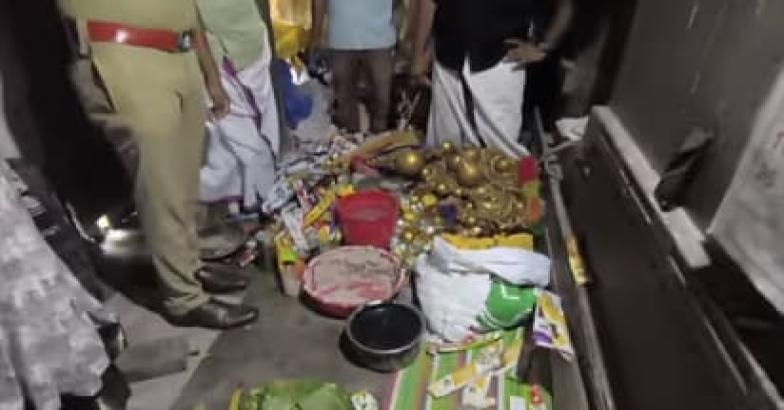 കൊട്ടാരക്കര ഗണപതി ക്ഷേത്രം പ്രസാദ വിവാദം; വീണ്ടും അനധികൃത പ്രസാദ നിർമാണം കണ്ടെത്തിയതിനെത്തുടർന്ന് കെട്ടിടം പൂട്ടി