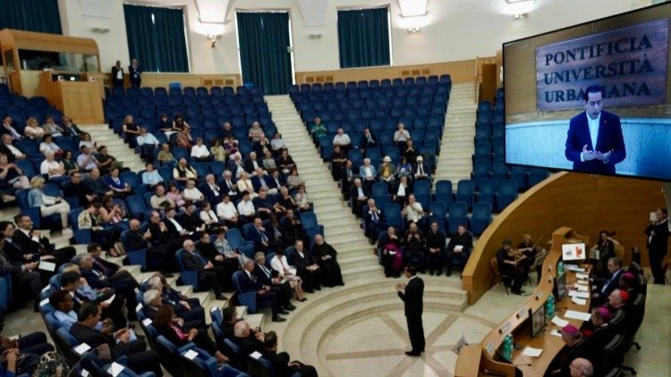 ഉർബാനിയൻ യൂണിവേഴ്സിറ്റിയുടെ അക്കാദമികവർഷാരംഭത്തിൽ വിദ്യാഭ്യാസത്തിന്റെ ലക്ഷ്യത്തെക്കുറിച്ച് ലിയോ പതിനാലാമൻ പാപ്പാ