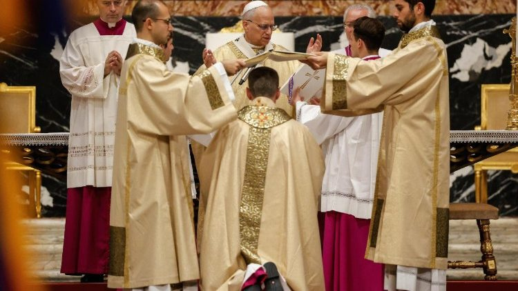 അപ്പസ്തോലിക നൂൺഷ്യോ നയതന്ത്രജ്ഞൻ മാത്രമല്ല, പാലങ്ങൾ പണിയുന്ന സഭയുടെ മുഖമാണ്: പാപ്പാ