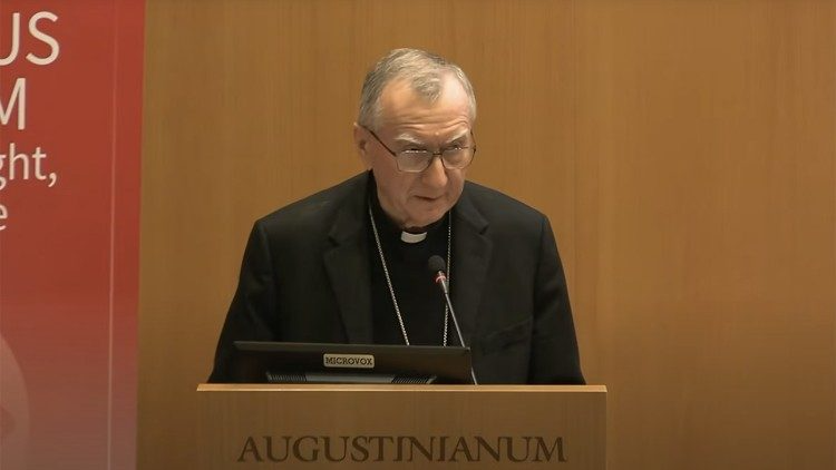 ഉക്രെയ്നിലെ സമാധാനത്തിന് എല്ലാവരുടെയും സംഭാവന ആവശ്യമാണ്: കർദിനാൾ പരോളിൻ