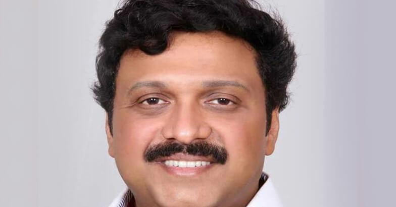 കൊച്ചിയിലെ സ്വകാര്യ ബസുകളുടെ മിന്നൽ പണിമുടക്ക്: വെല്ലുവിളിച്ച് ഗതാഗത മന്ത്രി കെ ബി ഗണേഷ് കുമാർ