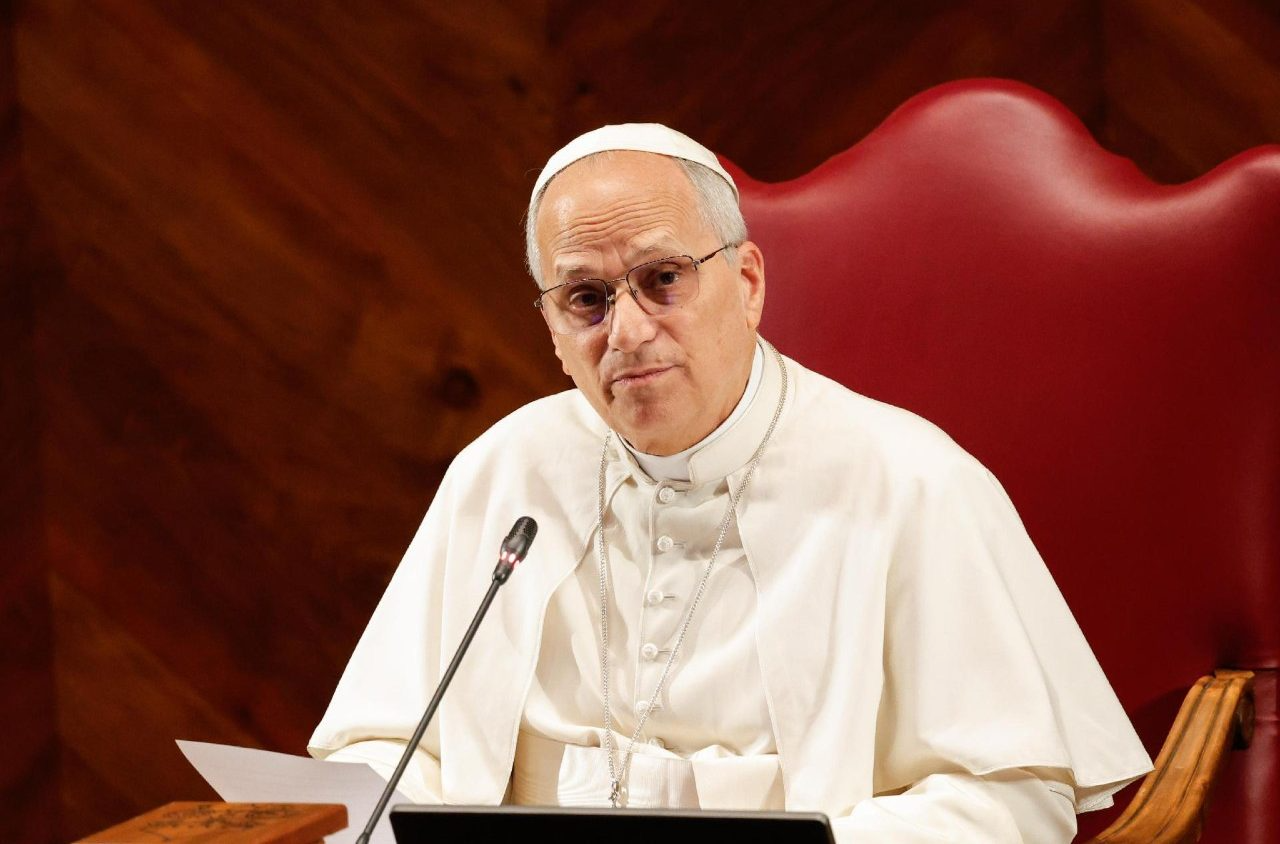 കനേഡിയൻ സഭയ്ക്ക് പുരാവസ്തുക്കൾ സമ്മാനിച്ച് ലിയോ പതിനാലാമൻ പാപ്പാ