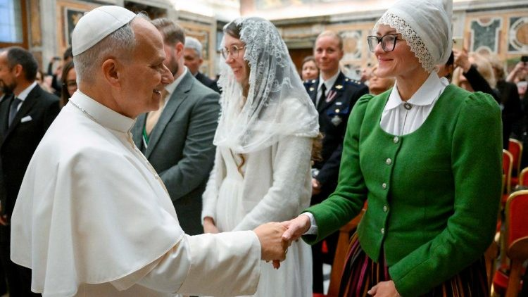 പ്രത്യാശ കർത്താവിൽ ശരണം വയ്ക്കുവാൻ നമ്മെ സഹായിക്കുന്നു: പാപ്പാ