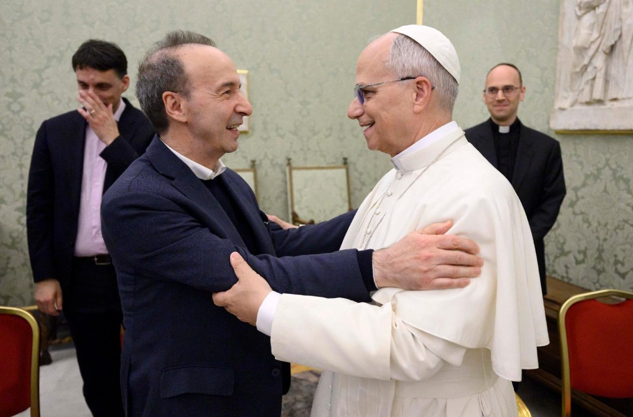 Pope meets Roberto Benigni ahead of Saint Peter monologue premiere