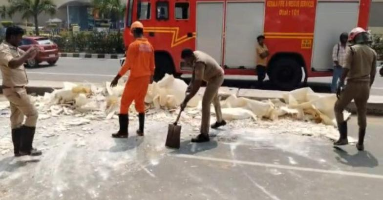 കണ്ടെയ്‌നറില്‍ നിന്ന് ഇറക്കുന്നതിനിടെ ജിപ്‌സം ബോര്‍ഡ് ദേഹത്ത് വീണു; അതിഥി തൊഴിലാളിക്ക് ദാരുണാന്ത്യം
