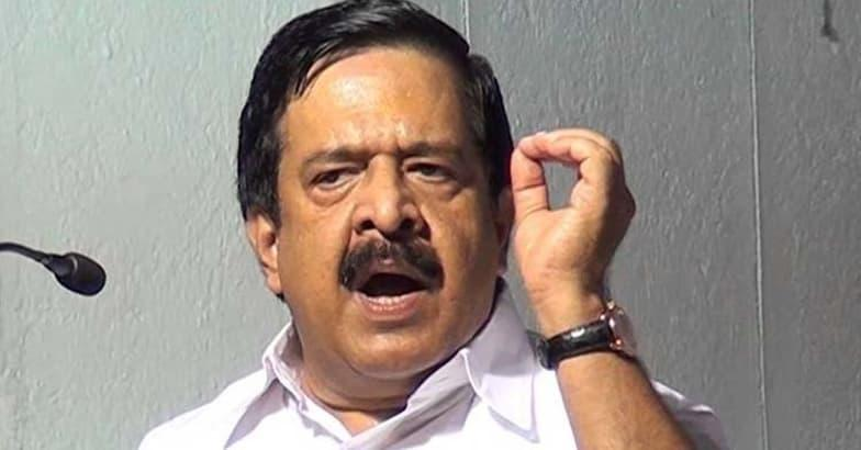 പിആർഡി ഉദ്യോഗസ്ഥർ ചെവിക്ക് നുള്ളിക്കോ ; പരസ്യത്തിനെതിരെ ചെന്നിത്തല 