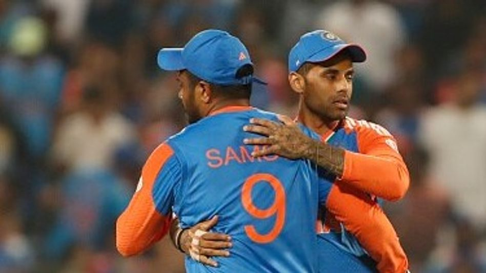 സഞ്ജു ചോദിച്ചത് ഒരേയൊരു കാര്യം; വെളിപ്പെടുത്തി സൂര്യകുമാർ യാദവ്