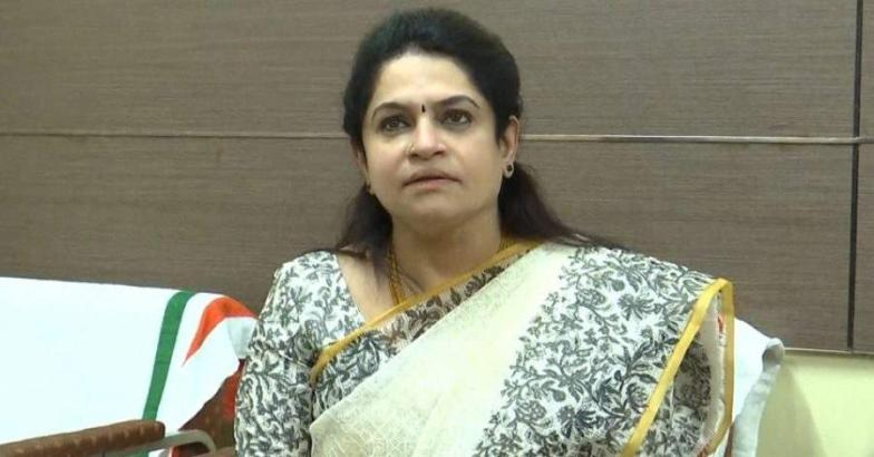 തൃശൂരിൽ കരുണാകരന്റെ വോട്ടുകൾ എനിക്ക് ലഭിക്കും; മുരളീധരനെ സ്വന്തം പാർട്ടിയിലുള്ളവർ കാലുവാരുമെന്ന് പത്മജ 