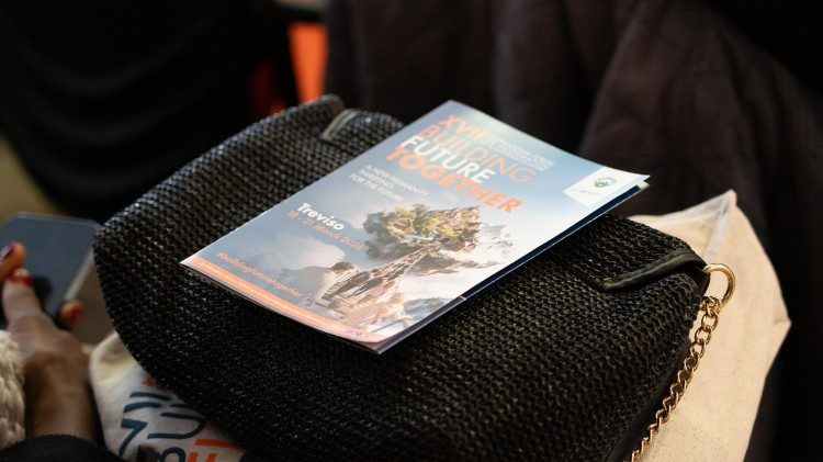 Pope Leo welcomes King and Queen of Spain to Rome