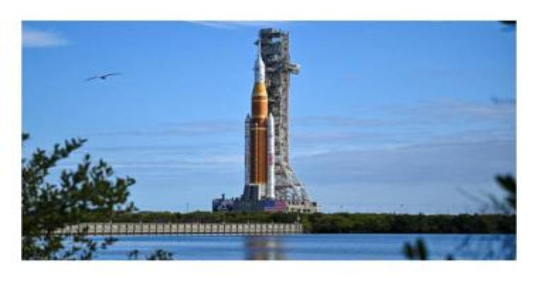 ചരിത്രത്തിലേക്ക് ഒരു ചുവട് കൂടി; നാസയുടെ അർട്ടെമിസ് 2 റോക്കറ്റ് വിക്ഷേപണ തറയിലേക്ക്, ബഹിരാകാശ സഞ്ചാരികൾ ക്വാറന്റീനിൽ