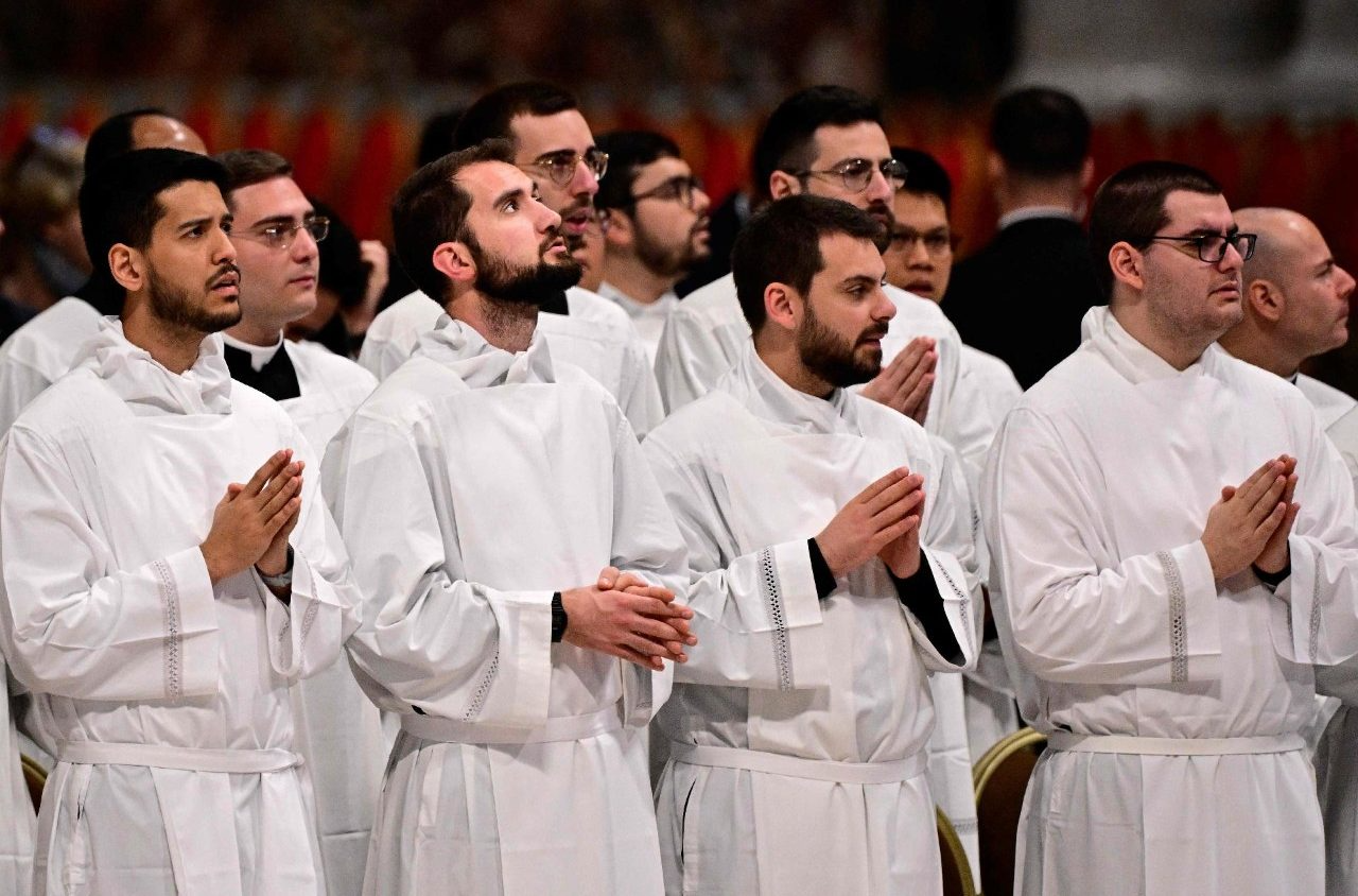 Chrism Mass in Chicago: Cardinal Cupich calls priests to be 'sacraments of peace'