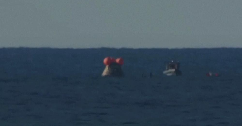 ചരിത്രം കുറിച്ച് ആർട്ടെമിസ് ദൗത്യം: ചന്ദ്രനെ വലംവെച്ച് ഭൂമിയിൽ തിരിച്ചെത്തി നാല് സഞ്ചാരികൾ