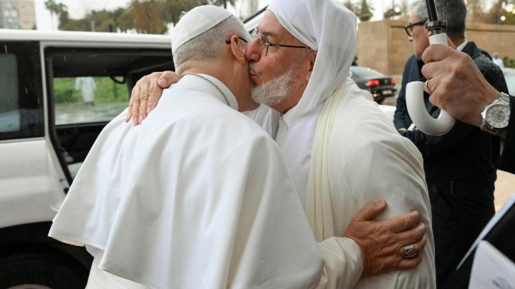 Day one in Algeria: Pope Leo a missionary of peace