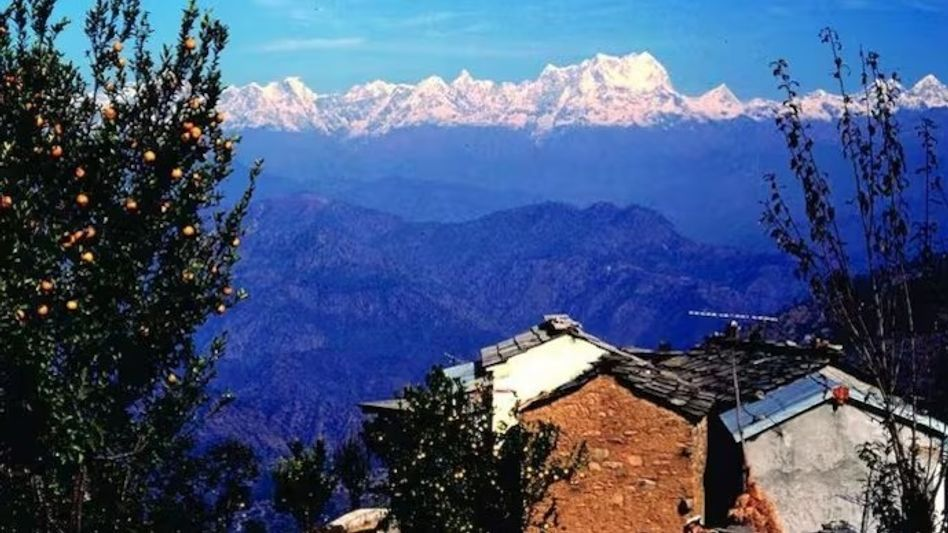 വേനൽചൂടിൽ നിന്ന് രക്ഷപ്പെടാം; 2026-ൽ സന്ദർശിക്കേണ്ട ഇന്ത്യയിലെ ഏറ്റവും തണുപ്പുള്ള 10 ഹിൽ സ്റ്റേഷനുകൾ