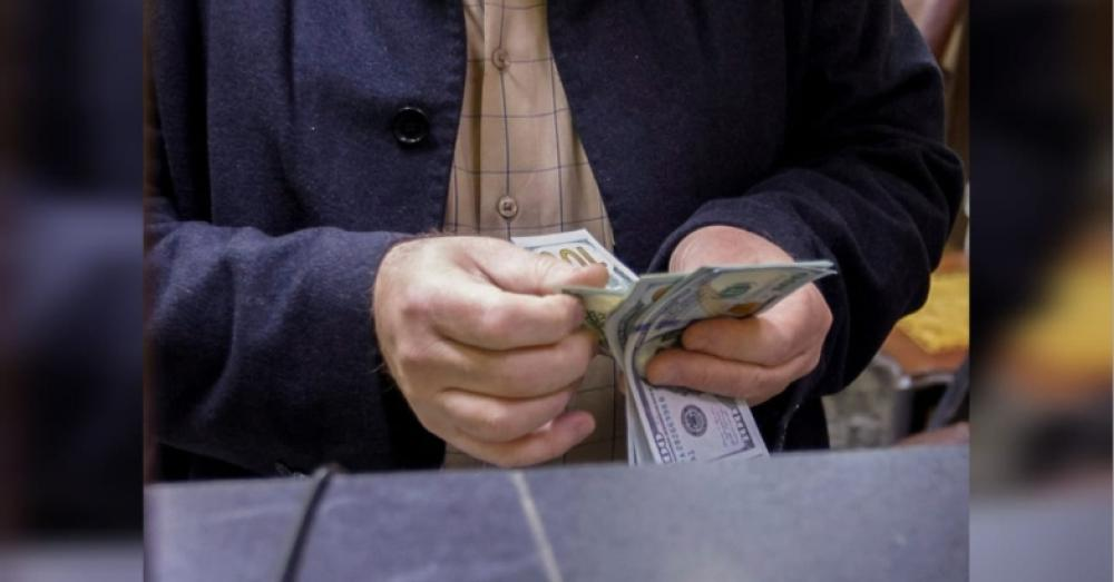 ഇറാഖിന് നൽകുന്ന ഡോളർ തടഞ്ഞ് അമേരിക്ക; ഇറാൻ അനുകൂല മിലിഷ്യകളെ പൂട്ടാൻ ട്രംപിന്റെ പുതിയ സാമ്പത്തിക ആയുധം