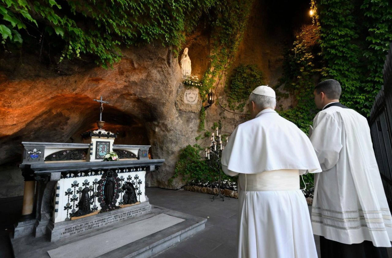 Pope Leo at Rosary: Even in times of conflict, peace is possible