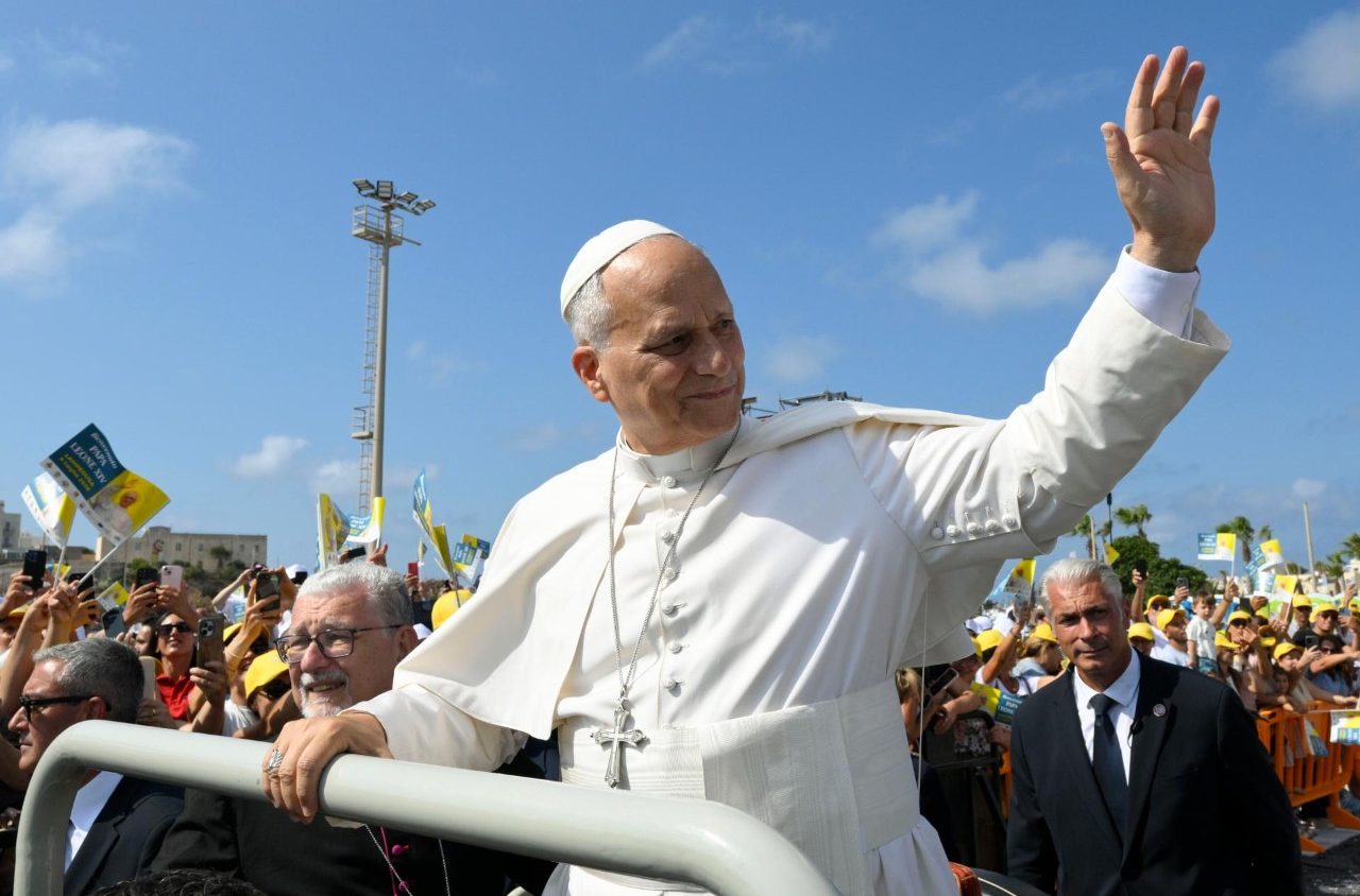 Pope: Young people, embrace Christ and your call to holiness