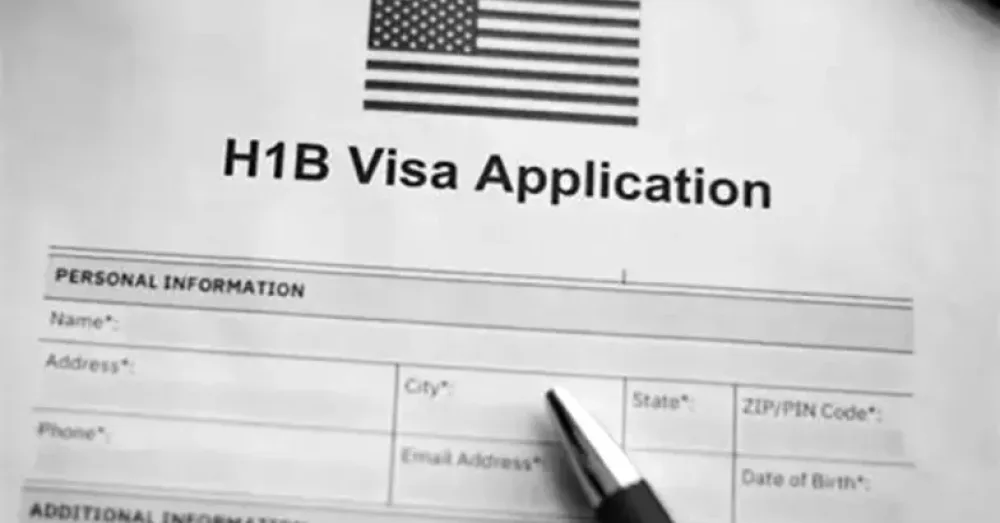 H-1B വിസക്കാർക്ക് പുതിയ വെല്ലുവിളി! AI പരിശോധനയിലൂടെ വിലാസത്തിലെ പിഴവുകൾ അധികൃതർ കണ്ടെത്തും; സൂക്ഷിക്കണമെന്ന് മുന്നറിയിപ്പ്