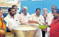 10 വർഷമായി മുടങ്ങാതെ നെടുങ്കണ്ടം താലൂക്കാശുപത്രിയിൽ സൗജന്യ ഭക്ഷണം നൽകി; നന്ദി, ഈ കാരുണ്യത്തിന് | Charity | Idukki News | Food News | ഇടുക്കി വാർത്തകൾ | ചുറ്റുവട്ടം | മലയാള മനോരമ ജില്ല വാർത്തകൾ | Idukki News | Kerala District News | Chuttuvattom